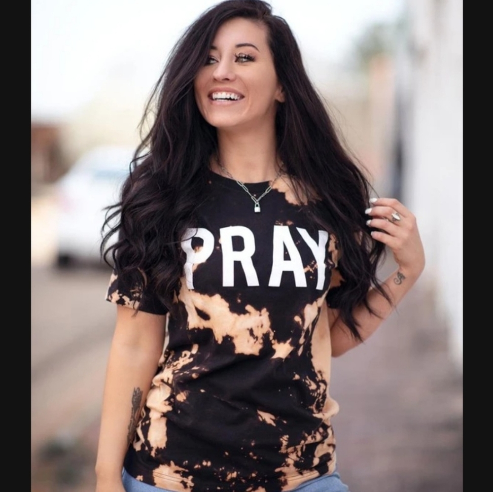 Pray bleached tee
